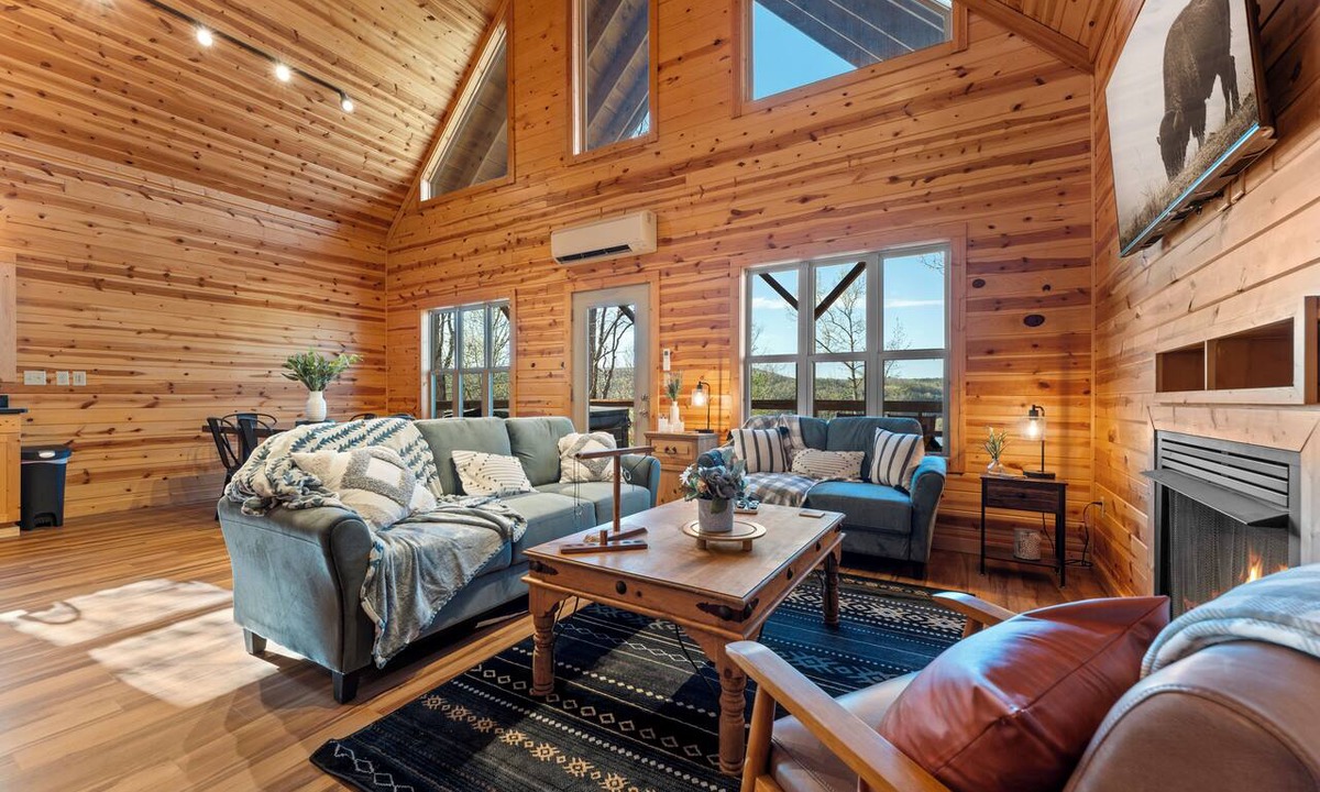 Jasper Cabin | 5 Cabins for Groups - Sleeps 54 + Hot Tubs