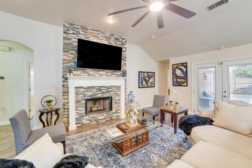 Cedar Hill House | 5 Mi to Cedar Hill SP & Joe Pool Lake: Family Home