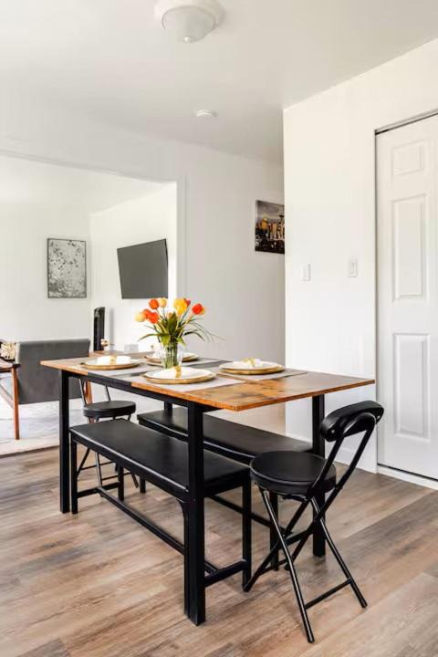 Rainier View Apartment | 5319 S Moore St, Seattle, Washington