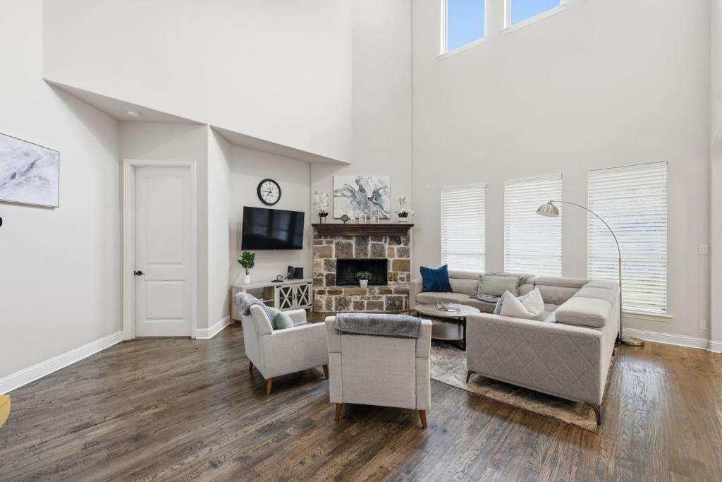 Frisco House | 5B Luxe Frisco Retreat with Private Cinema & Yard