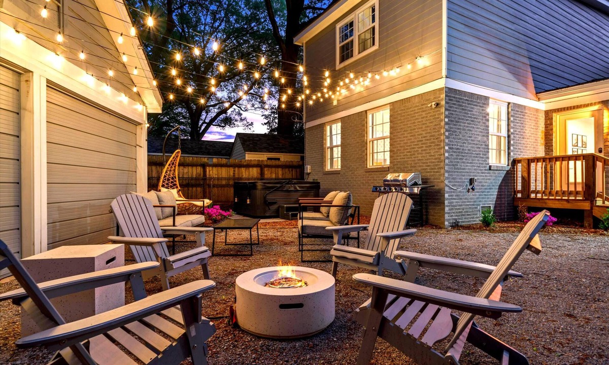 Joffre House | 5BR | Hot tub & Pool table | Mins to Beale