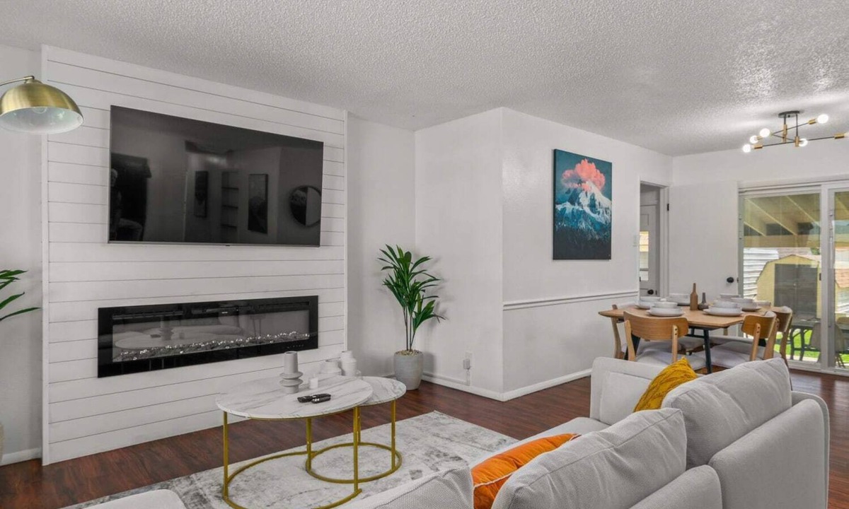 Pueblo House | 5BR Spacious Pueblo Family Retreat w/Game Room!
