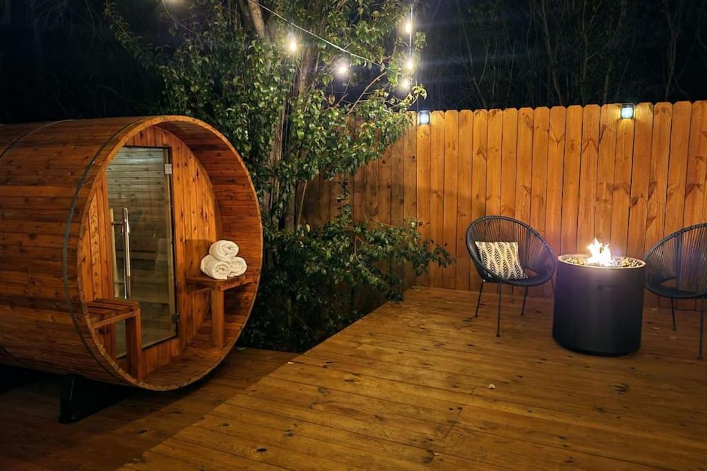 Waco House | 5th St Getaway w Sauna Hot tub Firepit & Game Room