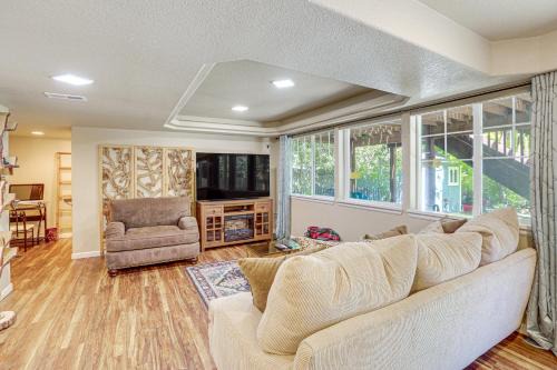 Aurora Apartment | 6 Mi to Aurora Reservoir: Apt w/Patio!