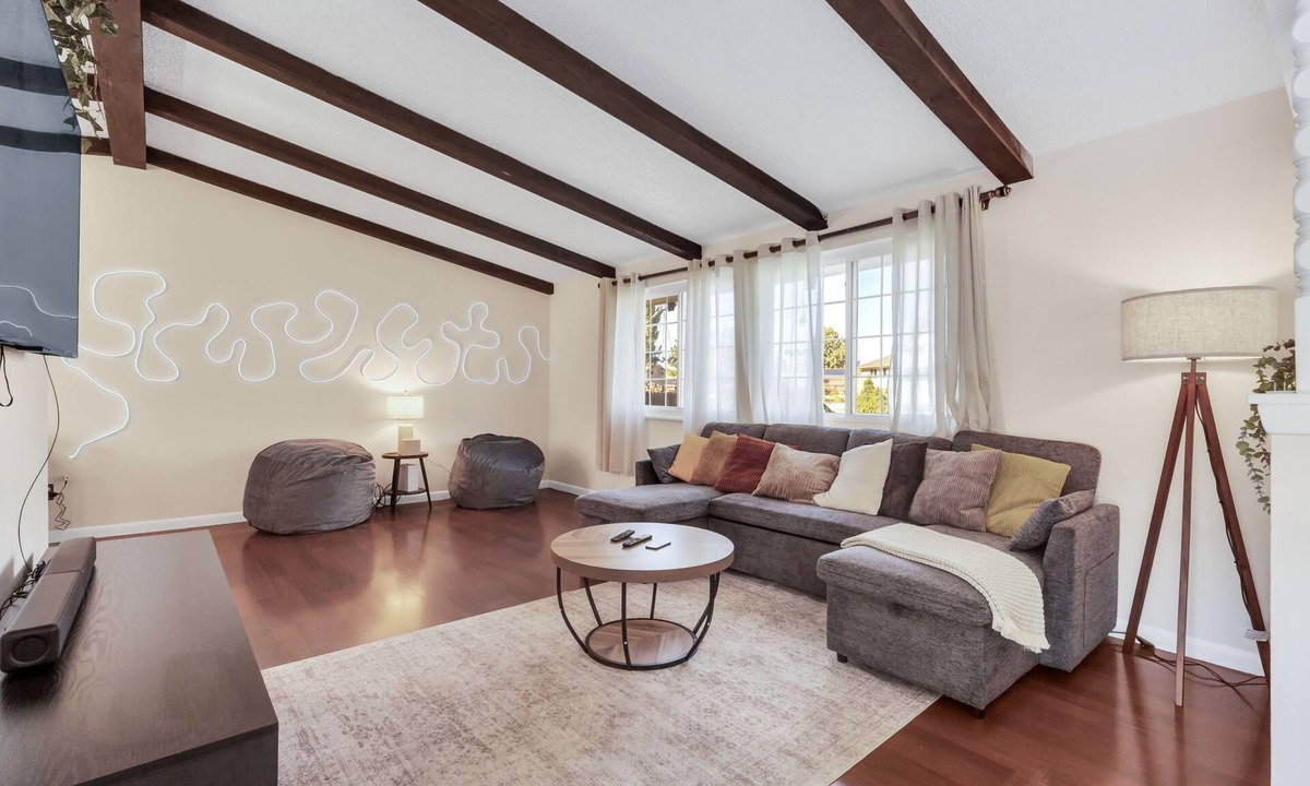 South Westminster House | 6BD Near DT - BBQ Grill, Games & Football Fun