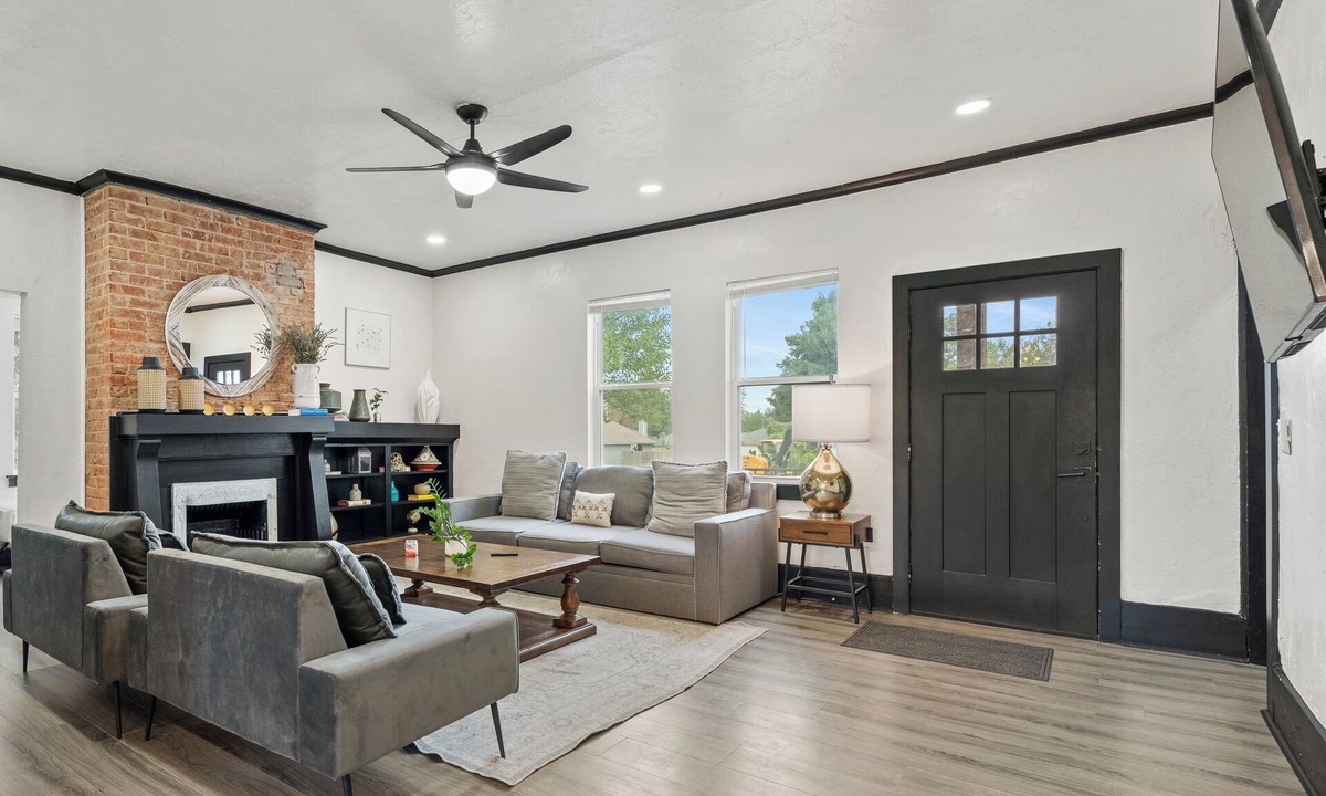 Central Oklahoma City House | 6BR home 6 mins from State Fair Park. Full kitchen, free parking. Sleeps 16. #NW16