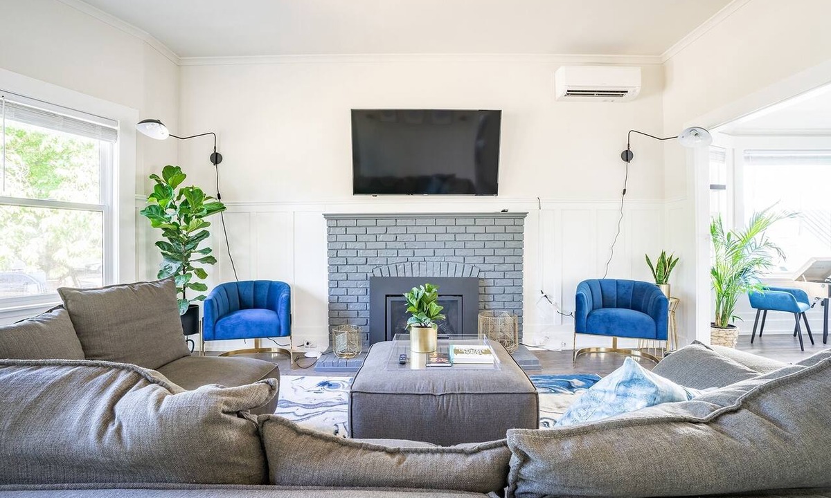 Arbor Heights House | 7BR | Patio, BBQ | West Seattle | Sophari Home I