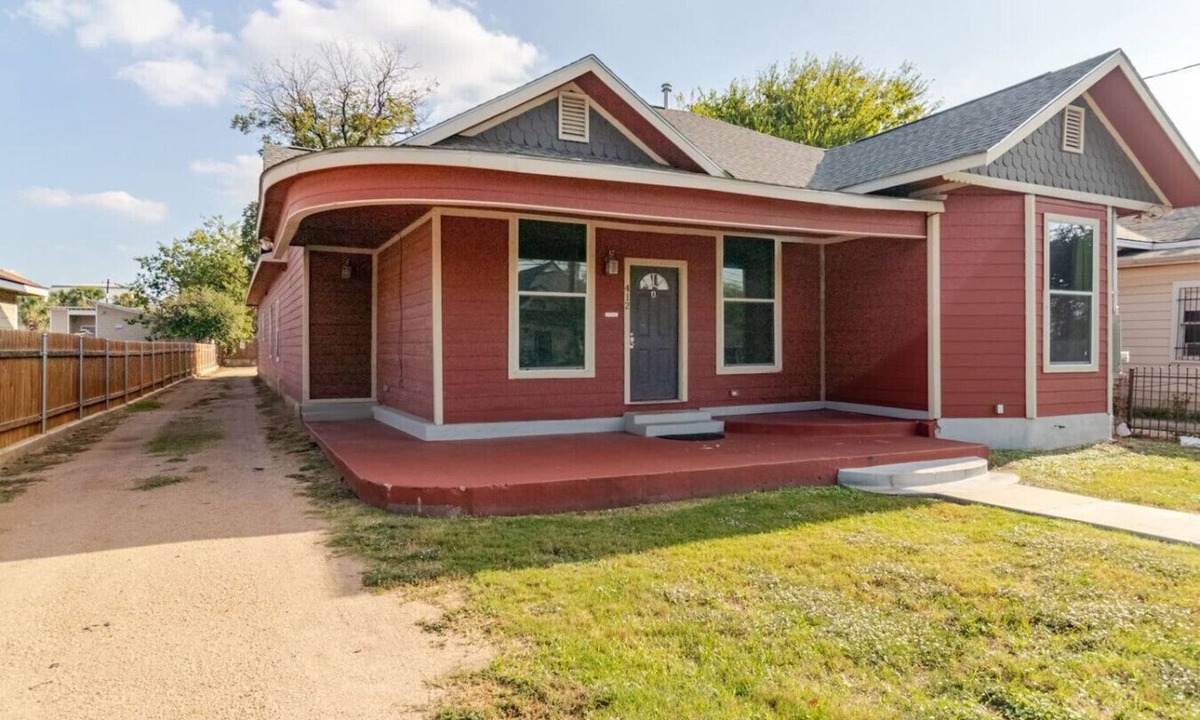 Five Points House | 7BR Sleeps 16+ | Perfect for Groups & Families