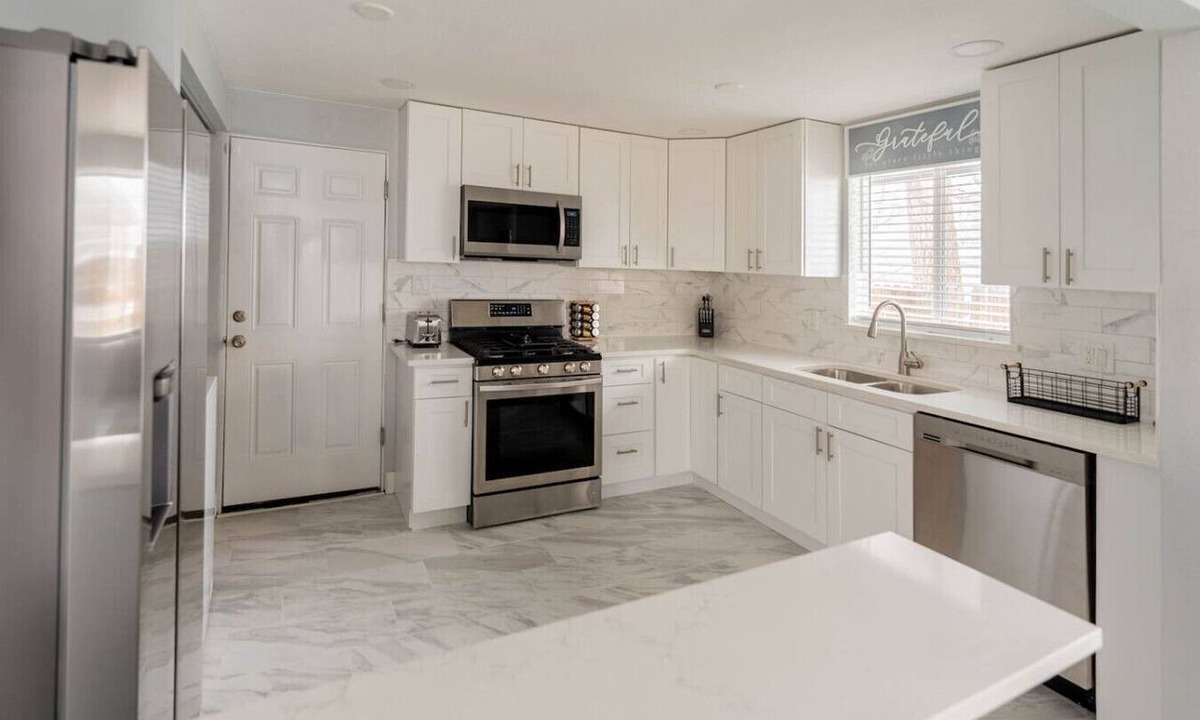 Scenic Heights Apartment | 8673 W 63rd Pl · Golfers Dream! Sweet NW location.