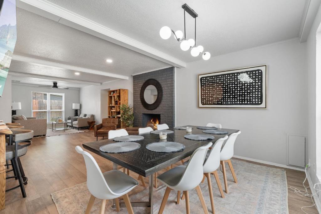 Central Oklahoma City House | 8BR Home Sleeps 14 Fenced Yard #RS