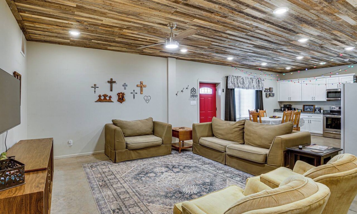 Lubbock House | 9 Mi to Dtwn: Barndominium in Lubbock
