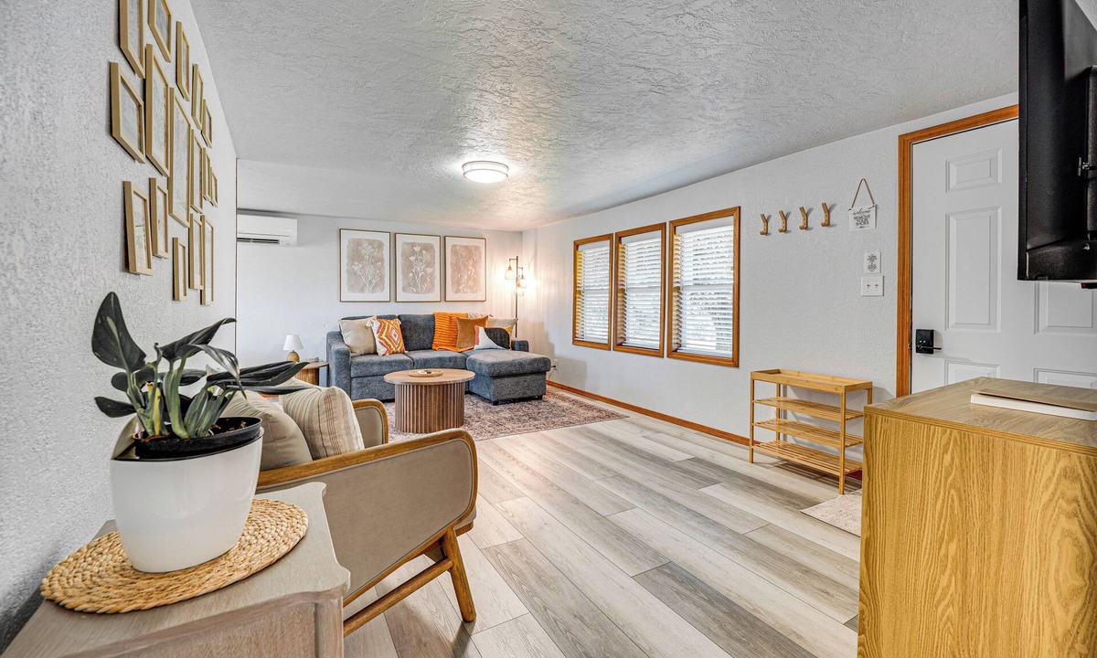 George Cottage | 9 Miles to Gorge: 18 Min to Quincy Home w/Yard