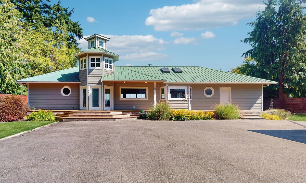 Camano Island House | A panoramic Pacific Northwest retreat with unforgettable views