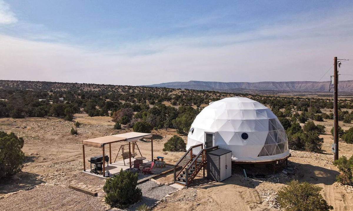 Duchesne Cabin | A space cowboy dome stay under Utah skies!