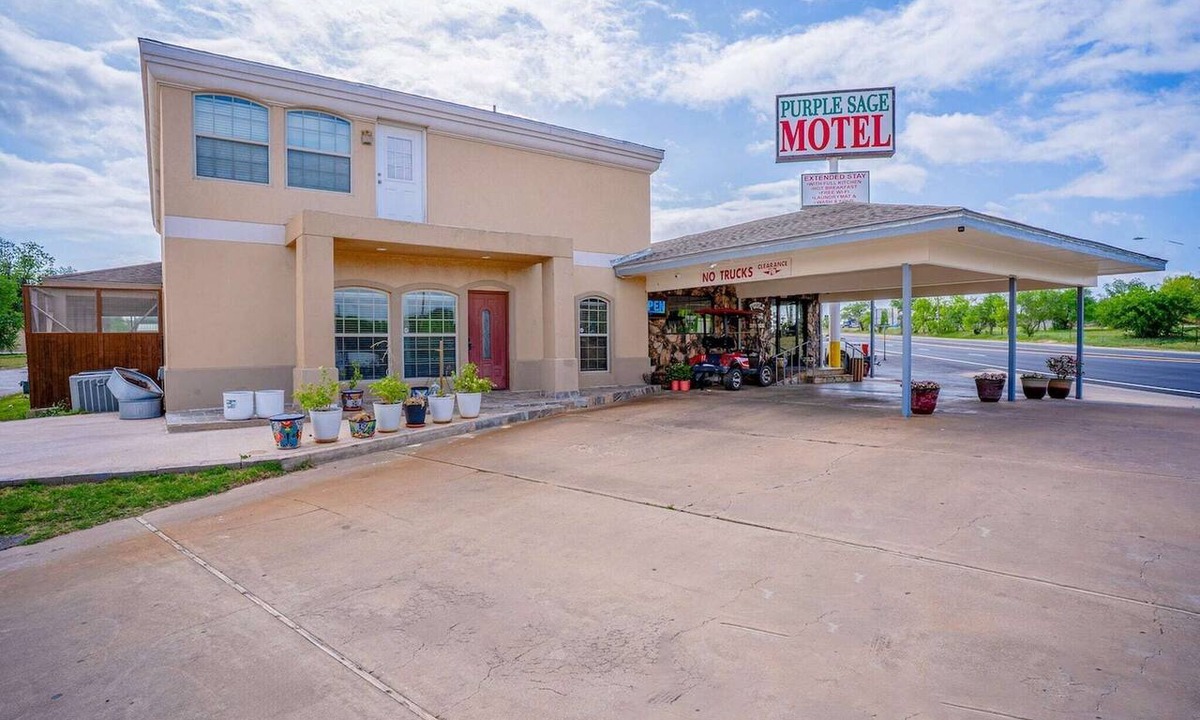 Ira Apartment | Accessible|2 Queen Beds|Nsmk