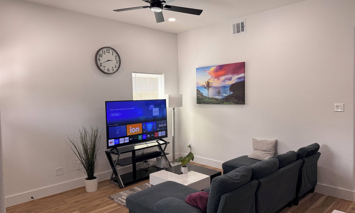 Northeast Houston Apartment | Adorable 3-bedroom apartment with AC in vibrant Houston