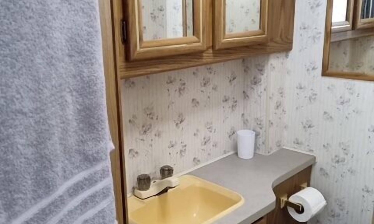 Southwest Meade RV Rental | Adventure Awaits! Spacious Camper, Off-Grid Experience