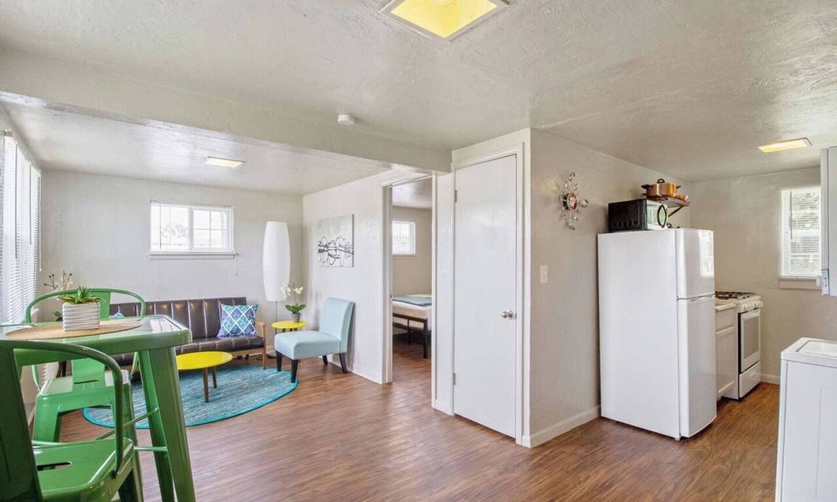 Asian District Apartment | Affordable for Long Stay 💼, Great for Budget-Friendly Business Travels ✈️
