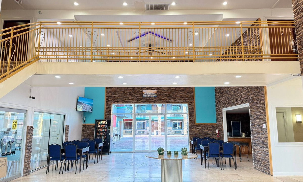 Pecos Hotel | Alien Residence Inn
