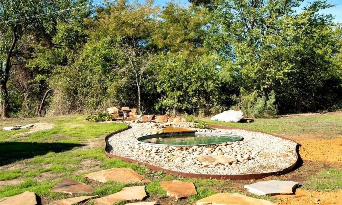 Lone Oak House | All Containers · The Lakeside Haven Containers on Lake Tawakoni