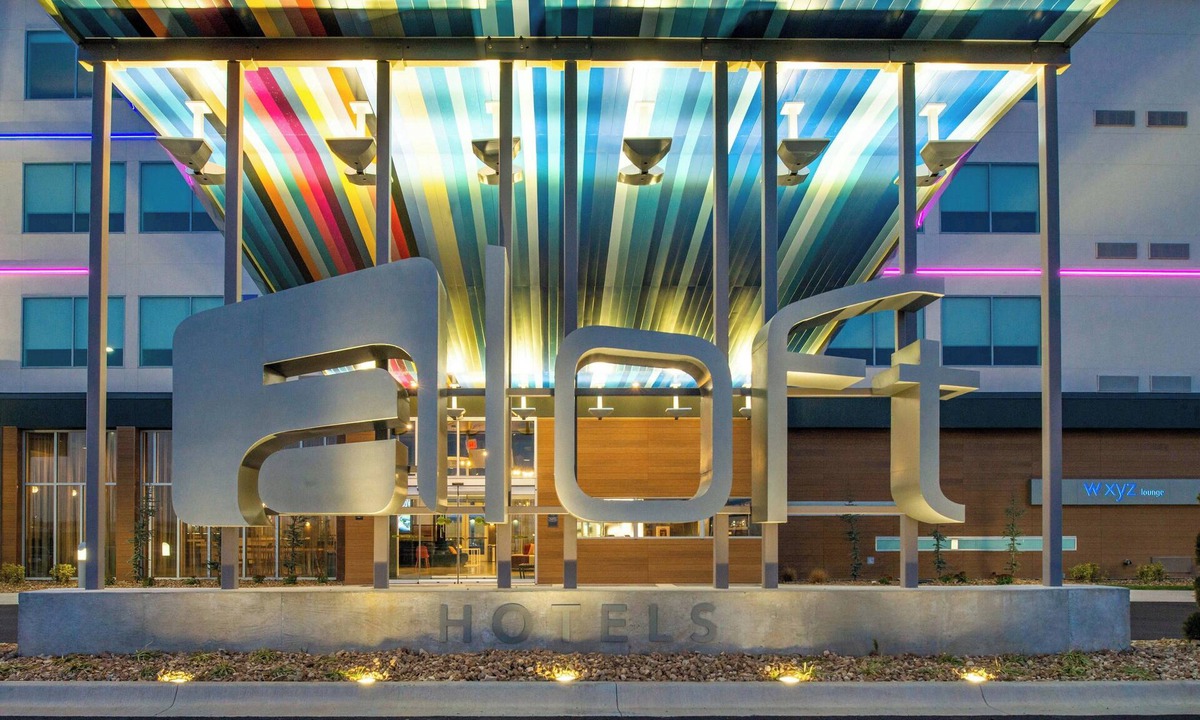 North Kansas City Hotel | Aloft by Marriott North Kansas City