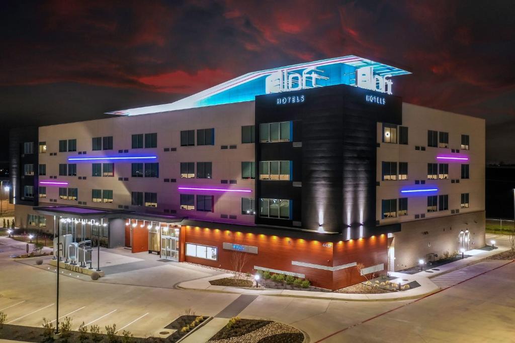 South Arlington Hotel | Aloft by Marriott Dallas Arlington South