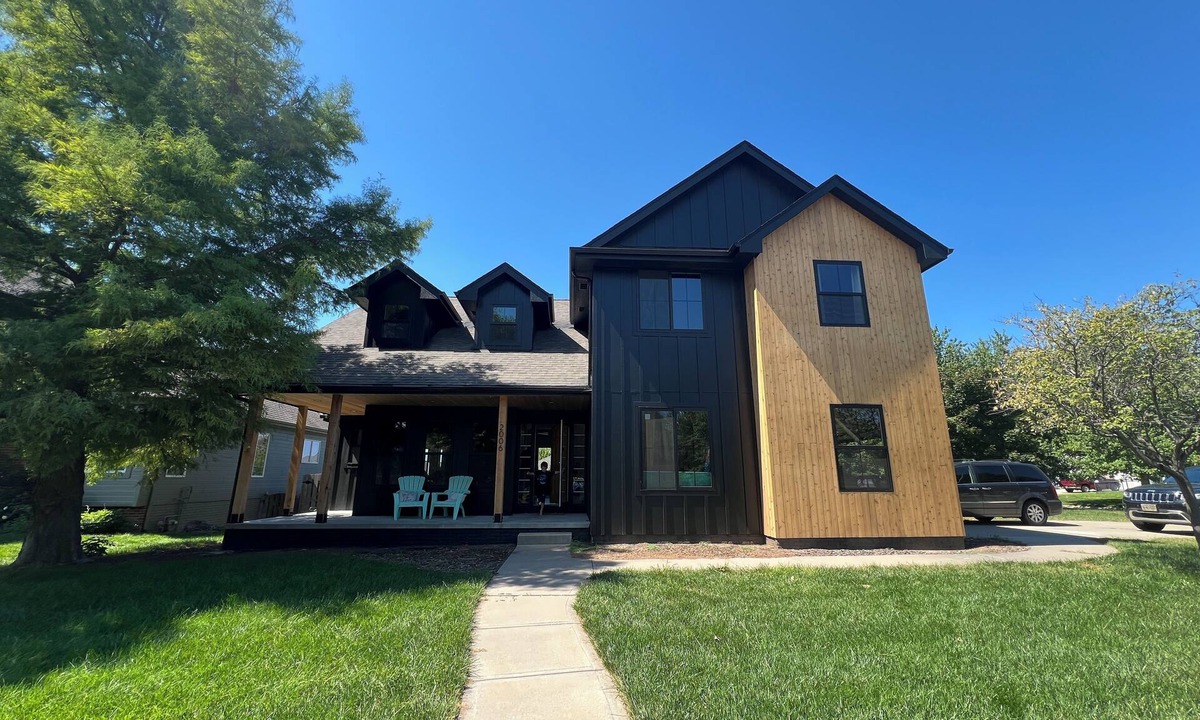 West Omaha House | Alpine Inspired 4 Bedroom Home! 5 Beds