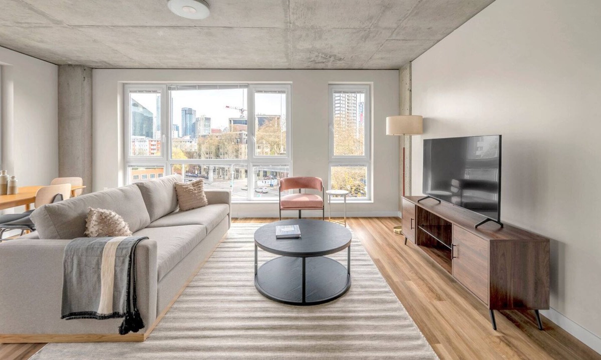 South Lake Union Apartment | Amazing Belltown 2BR w/ Gym, Rooftop Lounge, near SLU, by Blueground