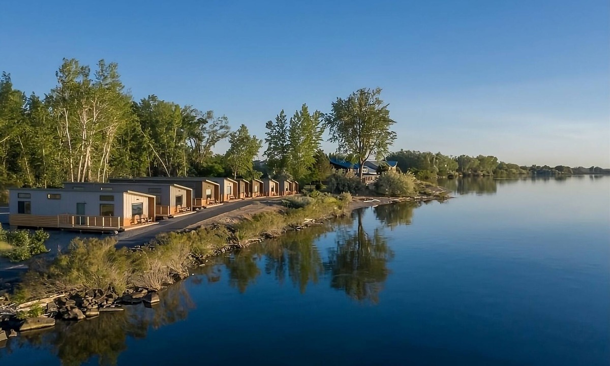 Boardman House | Amazing Views and Beautiful Resort! Cabin w/King Bed & Kitchen and Pool Access