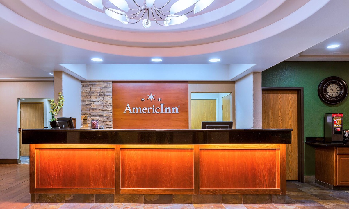 Greater South Side Hotel | AmericInn by Wyndham Des Moines Airport