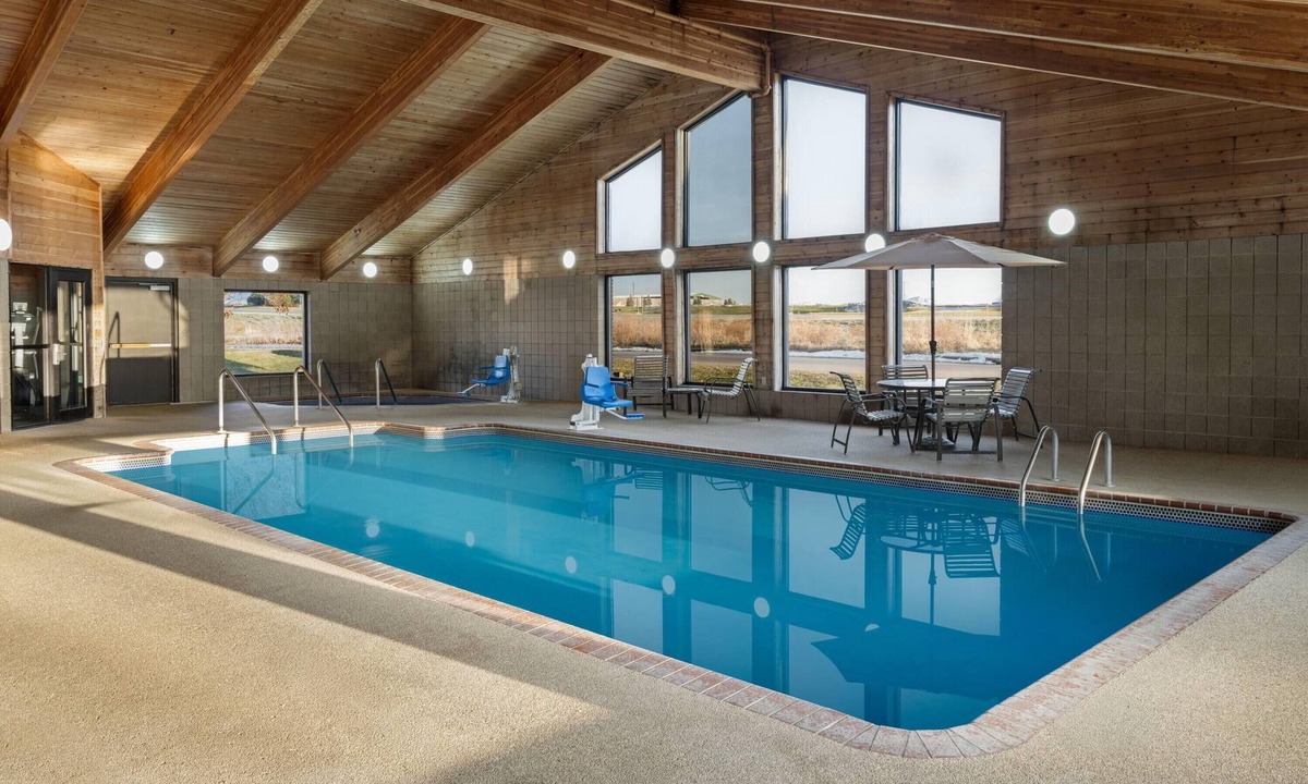 Muscatine Hotel | AmericInn by Wyndham Muscatine