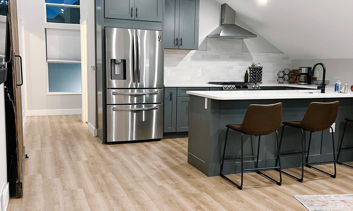 Washington Park West Apartment | Apartment in West Wash Park! Close to light rail, downtown, dining & shopping.