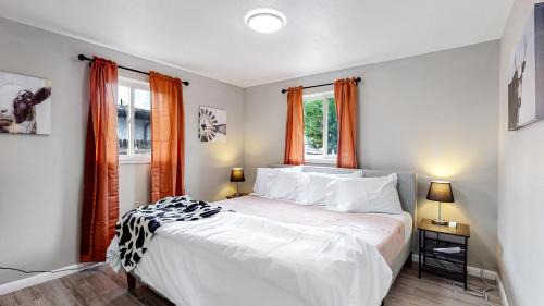Arvada Plaza Area House | Arvada Private Family Home with Two King Beds