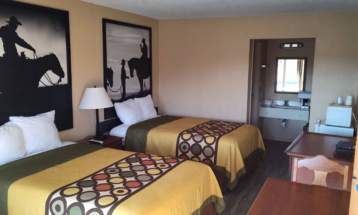 Longview Hotel | Arya Inn & Extended Stay