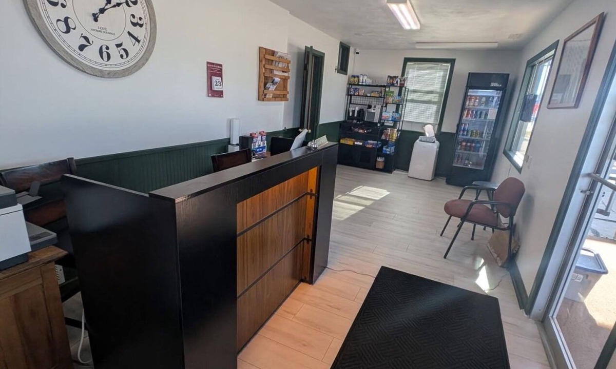 Auburn Hotel | Auburn Inn Motel & Long Creek RV Park