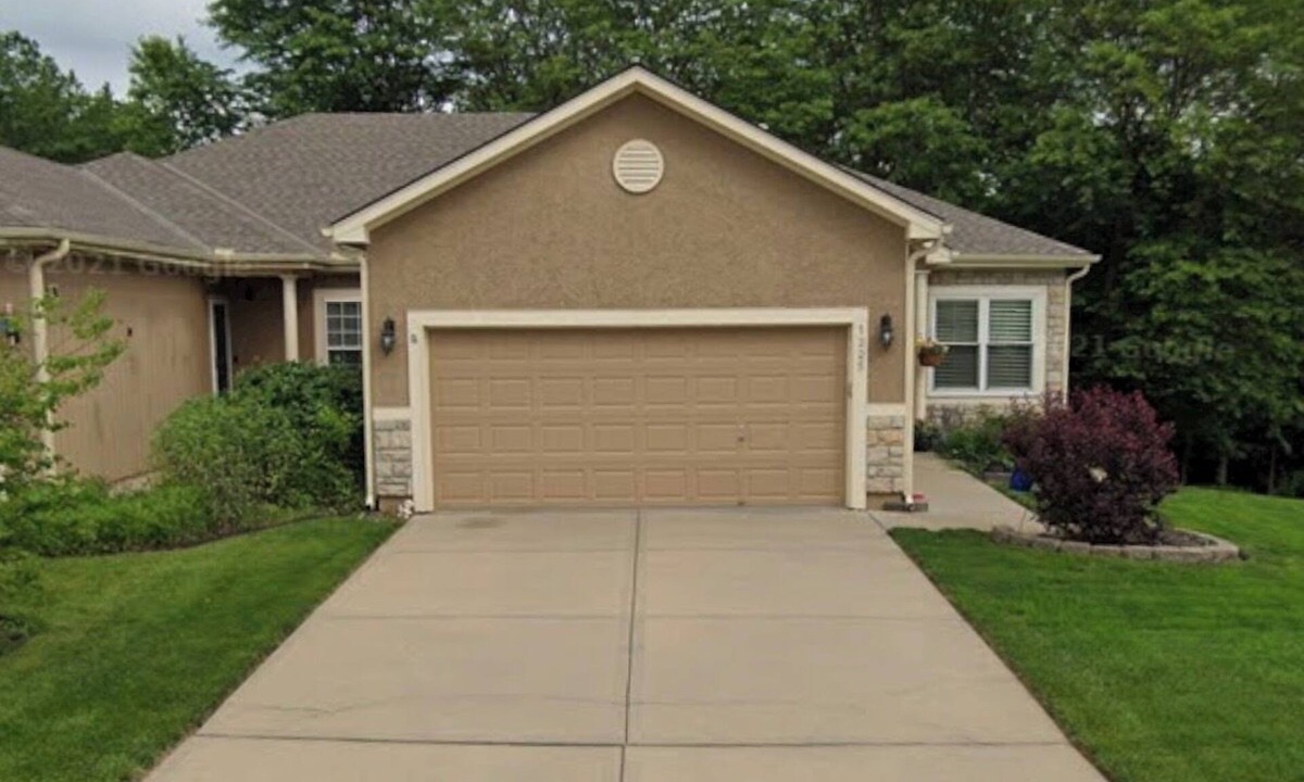 Waldron House | Azura Amphitheater Home — Sleeps 6