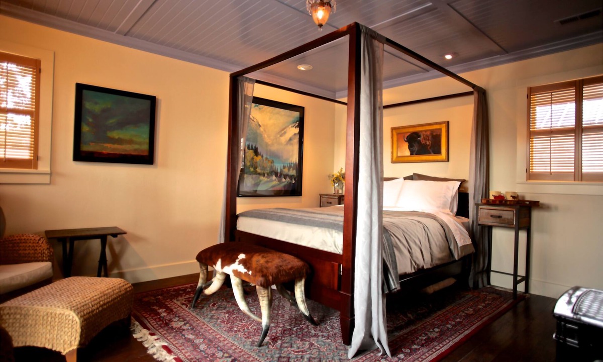 Livermore House | B&B Pendelton Rm ~ enjoy a true western experience with a sophisticated ambianc