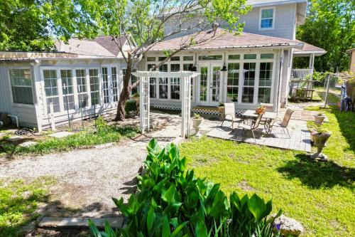 Conroe House | Backyard, Deck & Fire Pit: Conroe Getaway