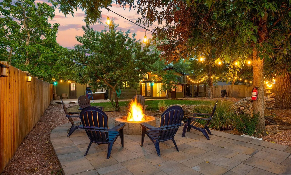 Wheat Ridge House | Backyard Oasis near RedRocks Pond, HotTub, FirePit, GameRoom & Vibes
