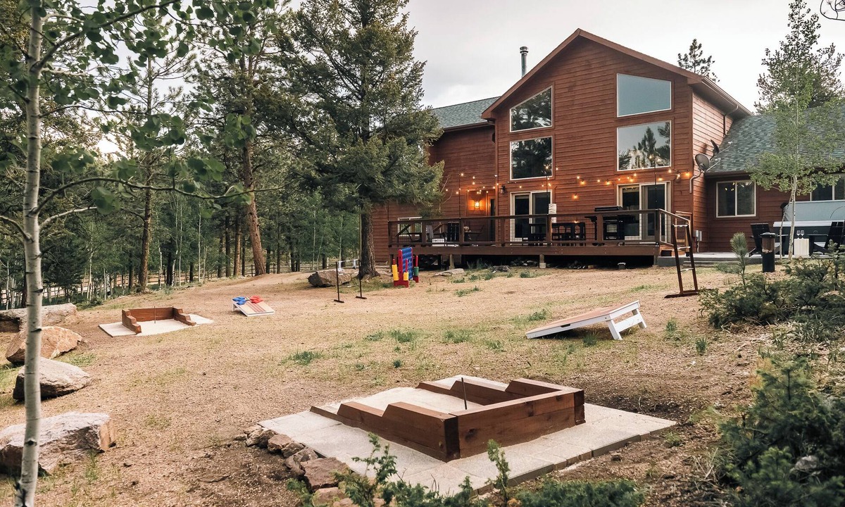 Bailey Cabin | Bailey Escape - Hot Tub Game Room 4 Bed, 4 bath on 2.65 acres