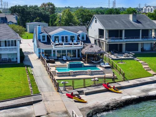 Clear Lake Shores House | Bayfront Luxury House with Pool
