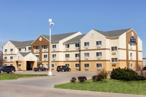 Salina Hotel | Baymont by Wyndham Salina