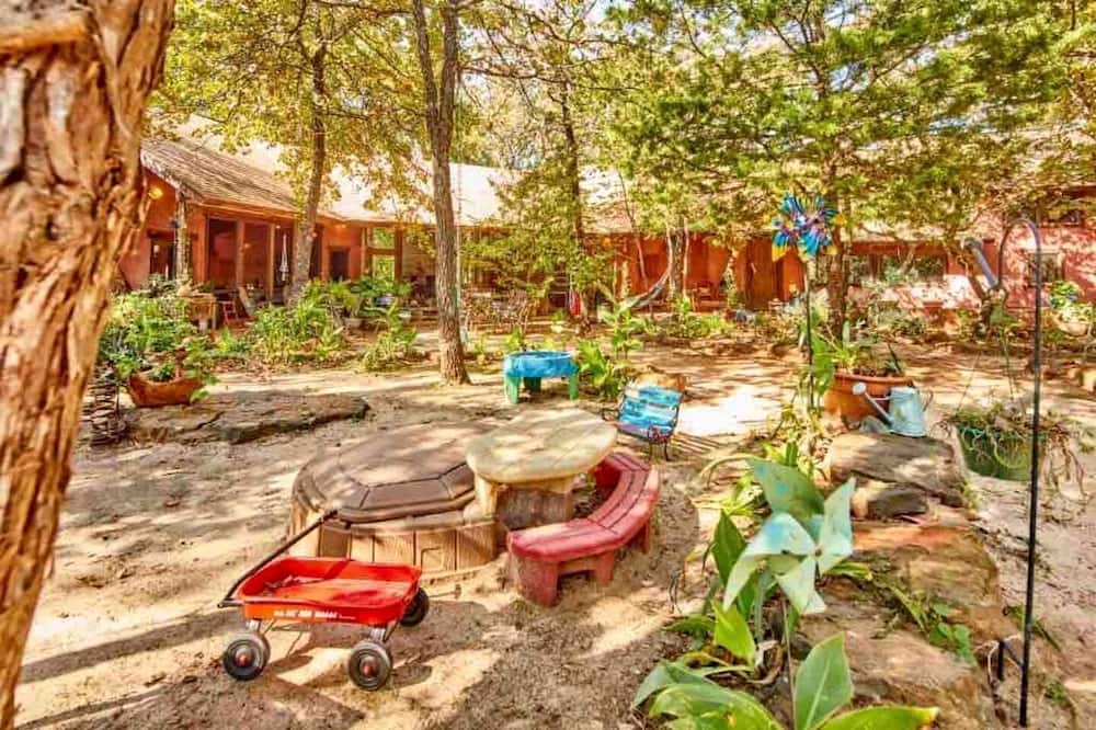 Van Zandt County Cabin | Beautiful Cabin Surrounded by Forest with Amazing Outdoor Amenities for a Peaceful Escape in the Outdoors in Ben Wheeler, Texas