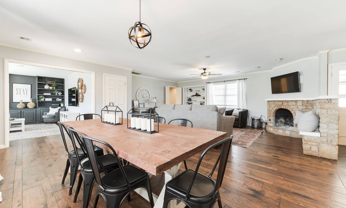 Central Oklahoma City House | Beautiful Farmhouse Style Home Near Lake Hefner