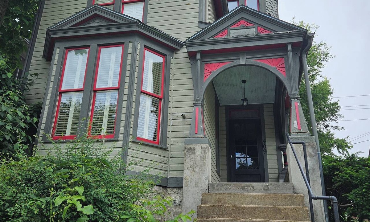 Atchison House | Beautiful Historic 2-bedroom house with AC in charming Atchison, near college