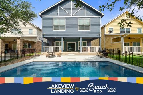 West Livingston House | Beautiful home with lake views and in-ground pool