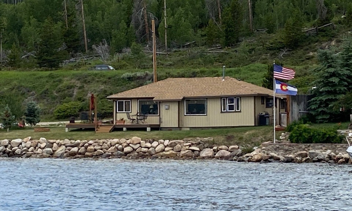 Granby House | Beautiful Lake Front Property!