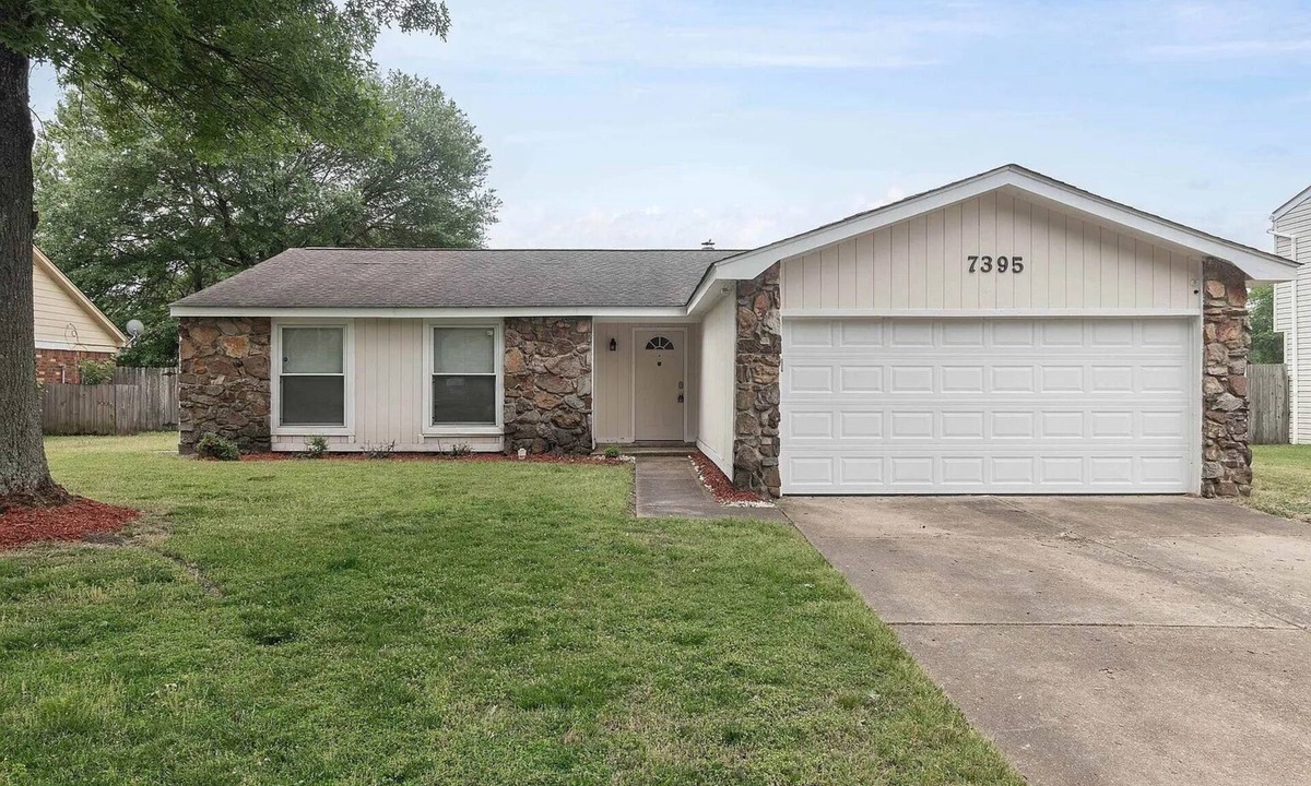 Southwind House | Beautiful Memphis Home Perfect for Families Clean & Comfortable