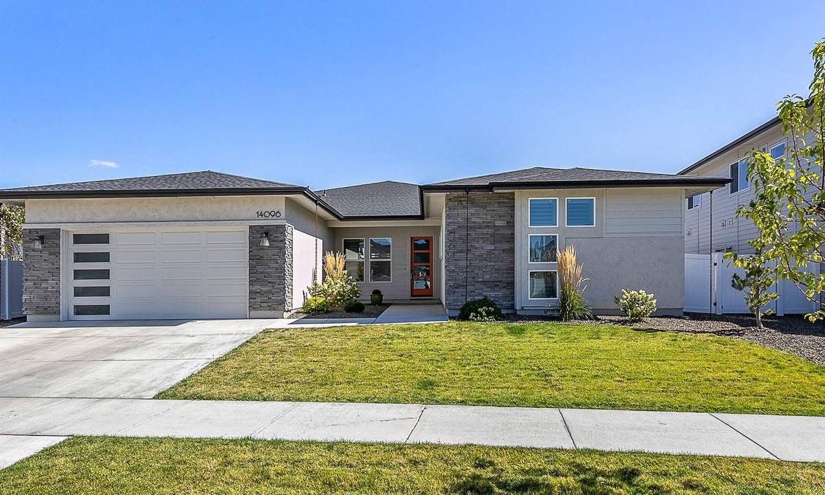 Garden City House | Beautiful Single Level Home at Dry Creek Ranch-- Lots of Light