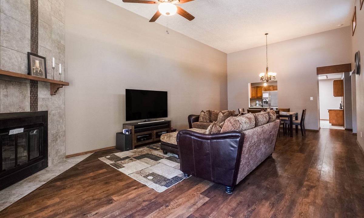Bear Canyon House | Beautiful Townhome in NE Albuquerque